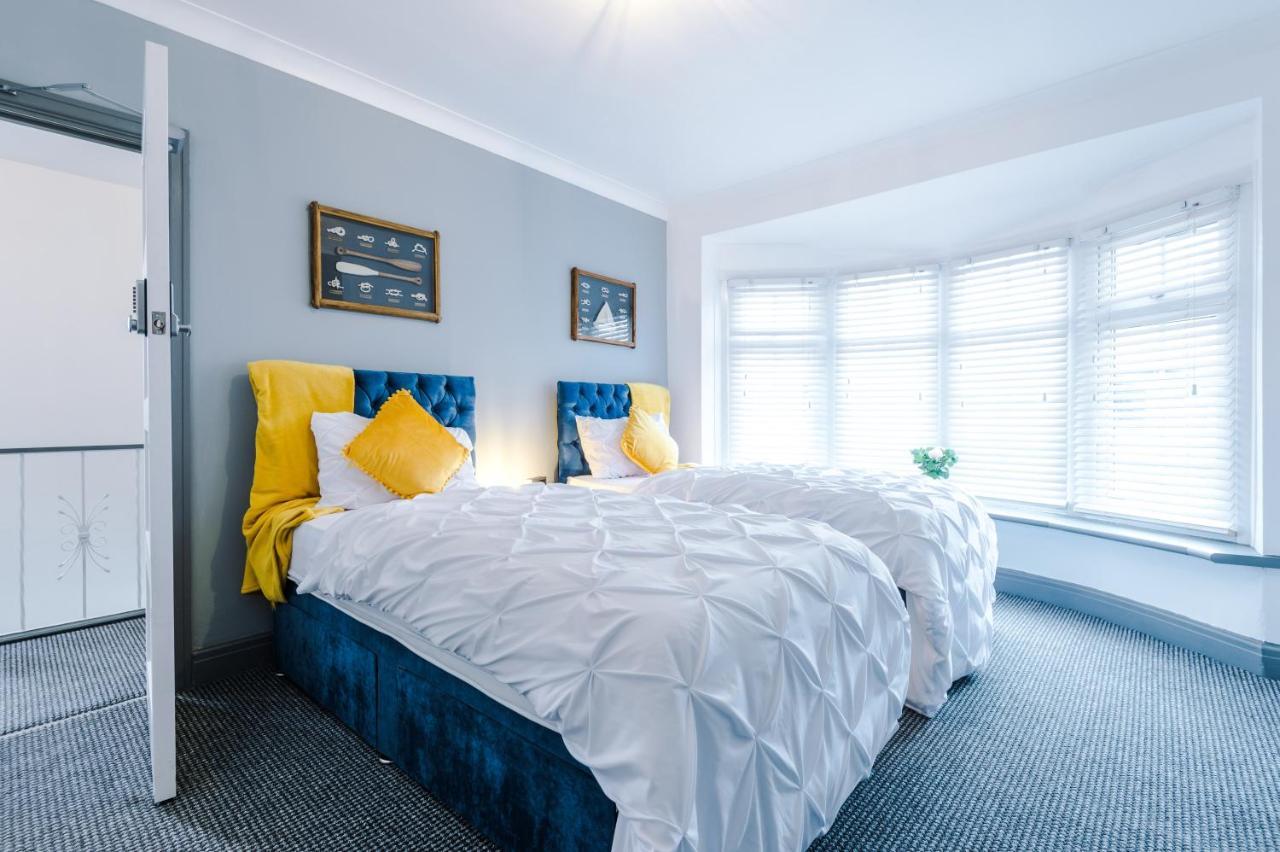 Only Family Groups - Pets Stay For Free - Sleeps 8 - Sofabed Blackpool Esterno foto