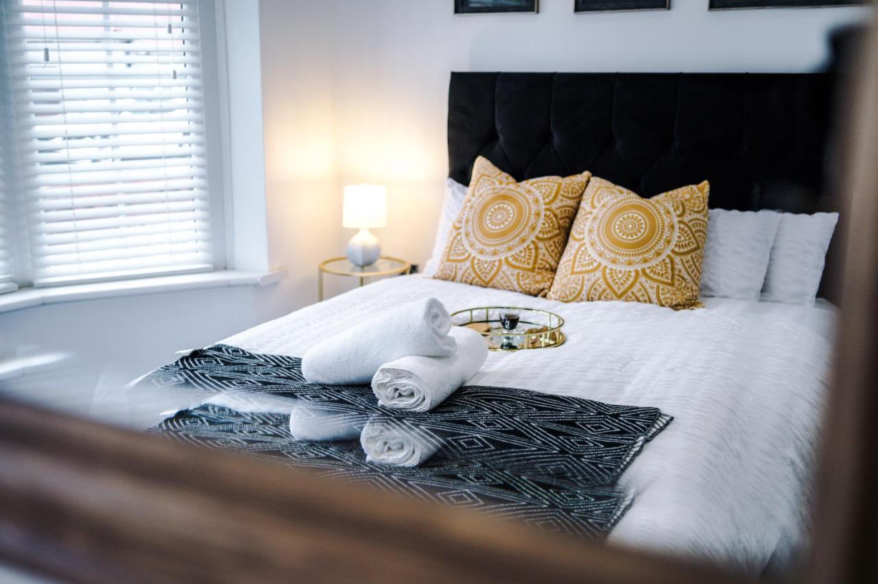 Only Family Groups - Pets Stay For Free - Sleeps 8 - Sofabed Blackpool Esterno foto