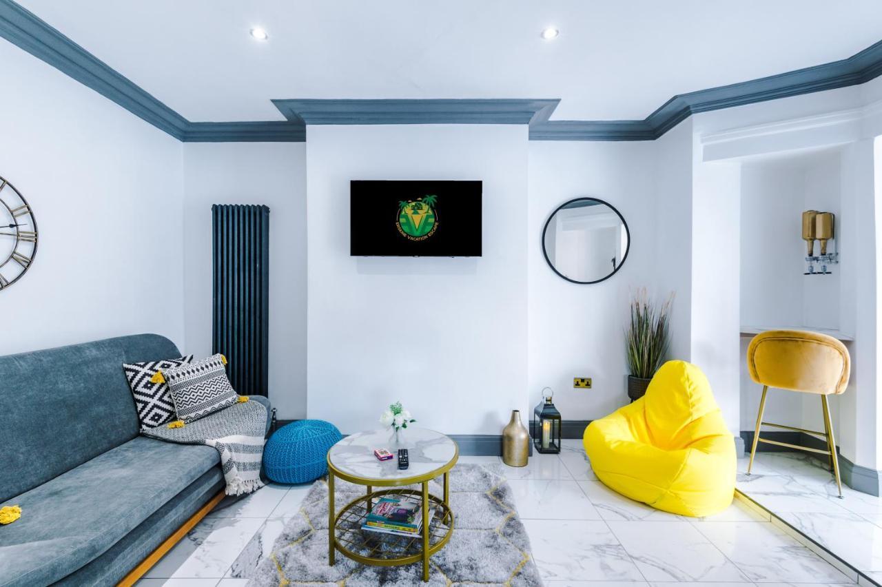 Only Family Groups - Pets Stay For Free - Sleeps 8 - Sofabed Blackpool Esterno foto