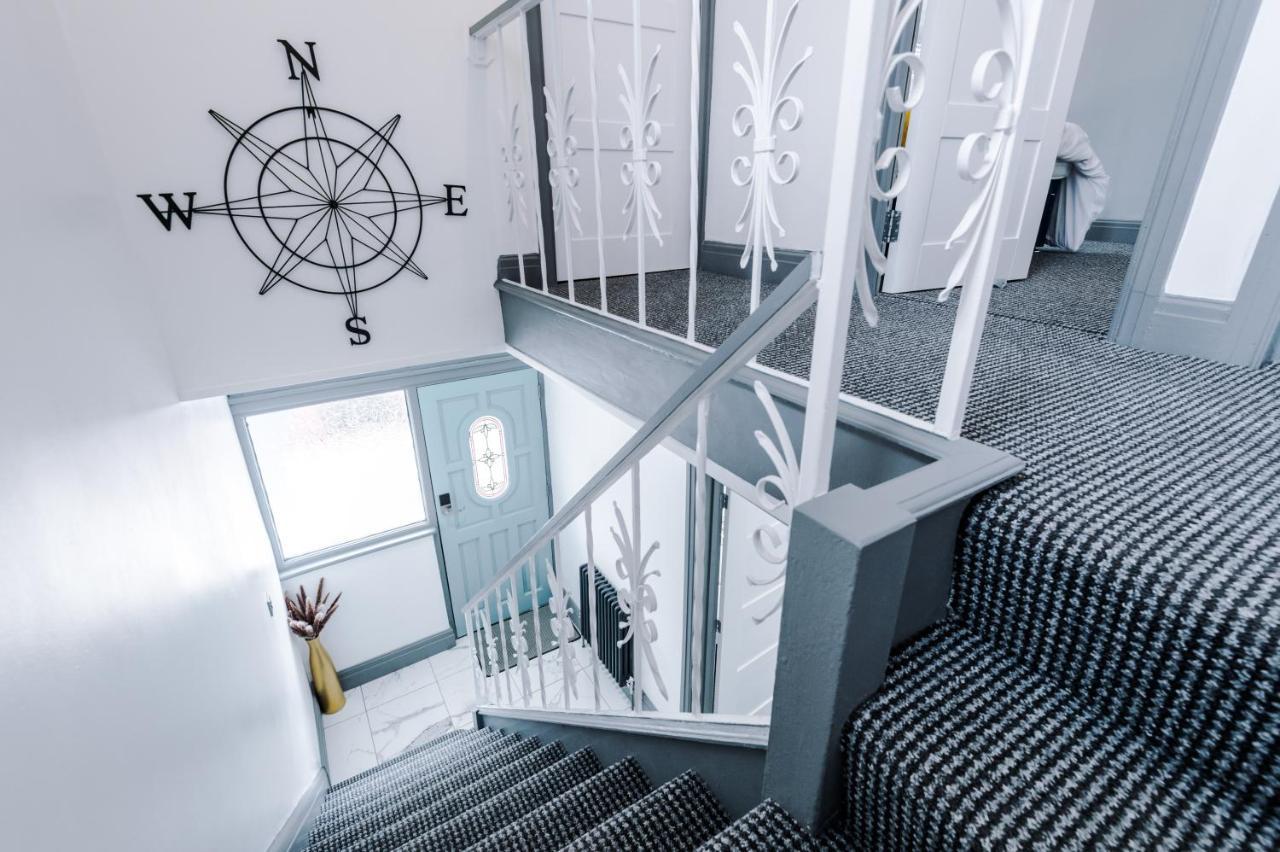 Only Family Groups - Pets Stay For Free - Sleeps 8 - Sofabed Blackpool Esterno foto