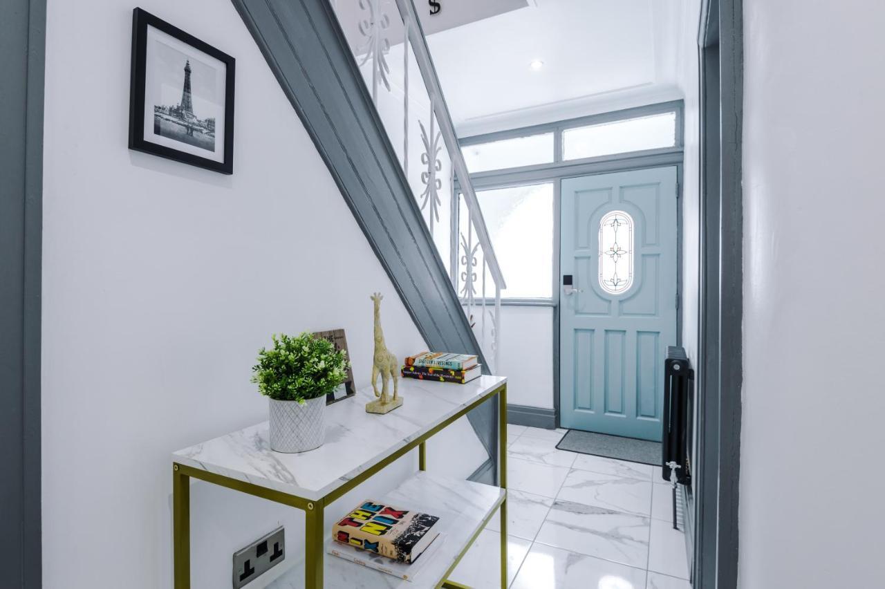 Only Family Groups - Pets Stay For Free - Sleeps 8 - Sofabed Blackpool Esterno foto