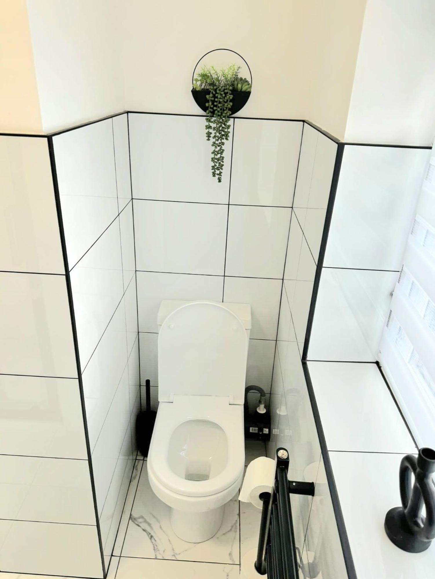 Only Family Groups - Pets Stay For Free - Sleeps 8 - Sofabed Blackpool Esterno foto