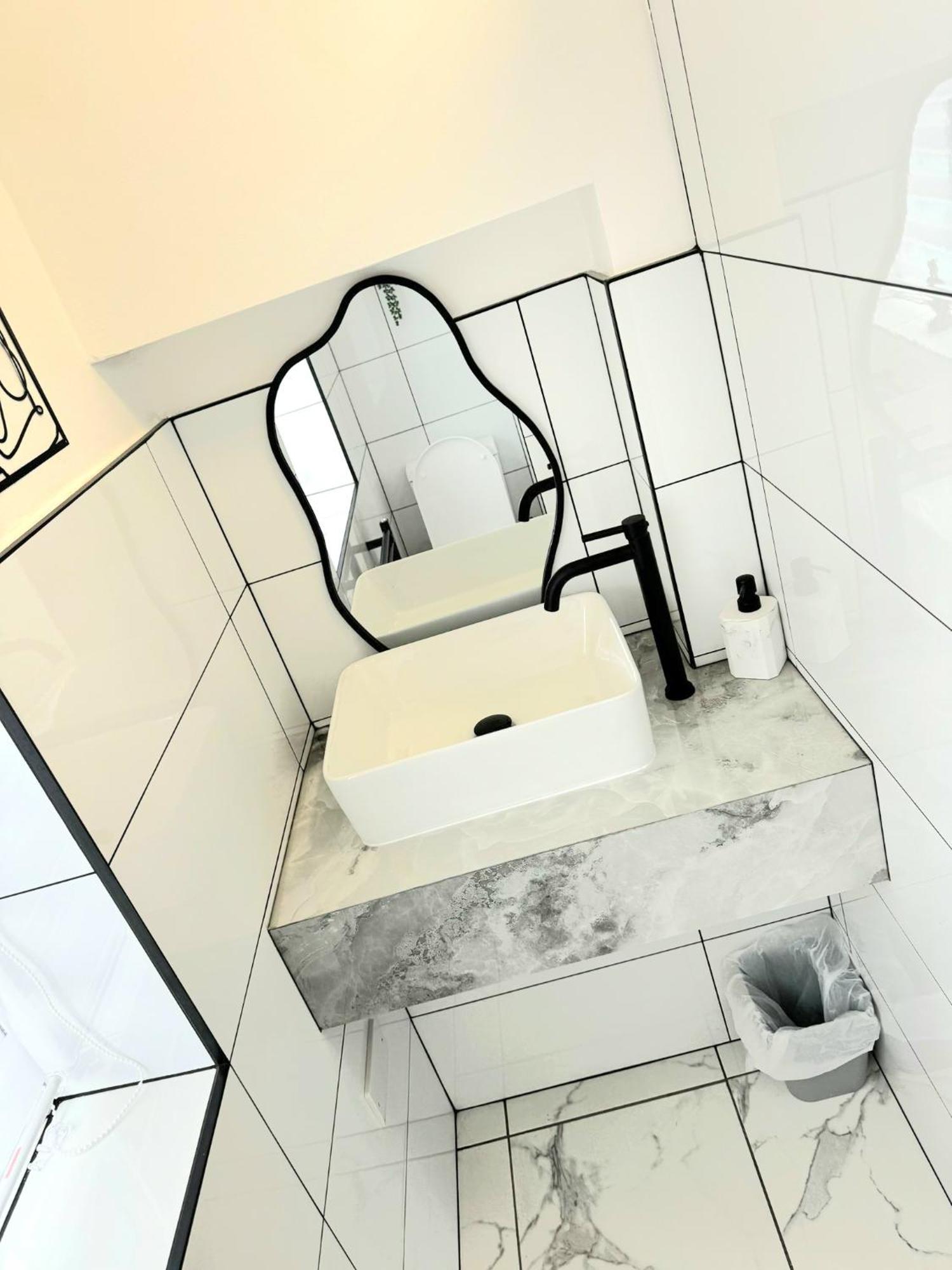 Only Family Groups - Pets Stay For Free - Sleeps 8 - Sofabed Blackpool Esterno foto